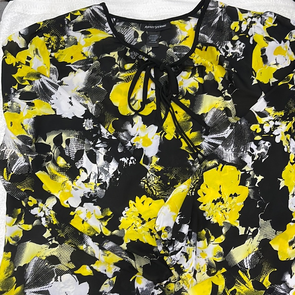 Black, yellow, and white Women’s casual blouse